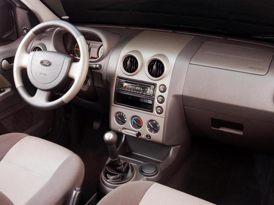  Ford EcoSport 4WD 2004 года  (фото 4 из 14)